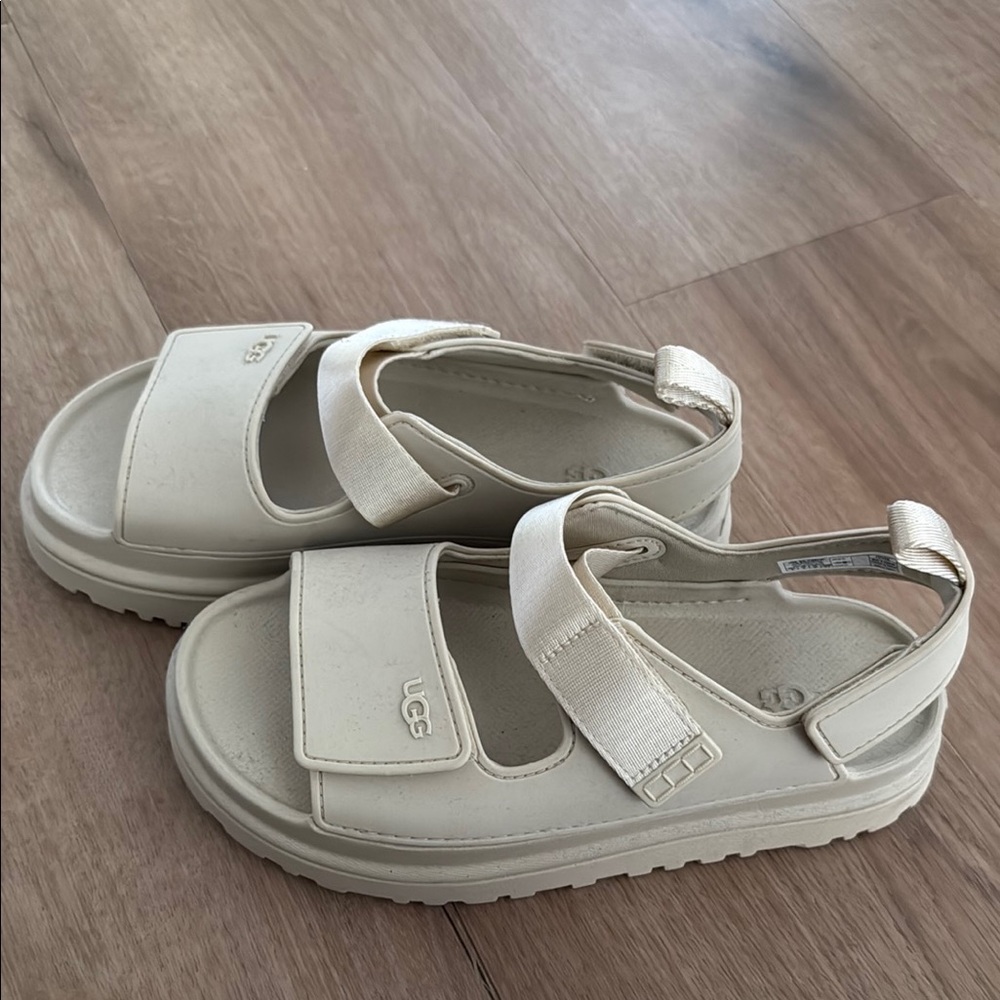 UGG Cream Platform Sandals with Adjustable Straps - size 5 kids (fit women’s 7)